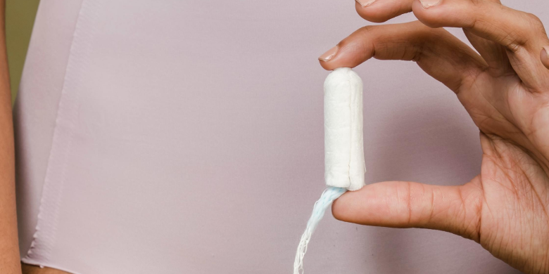 The Ultimate Guide to Using a Tampon the Right Way