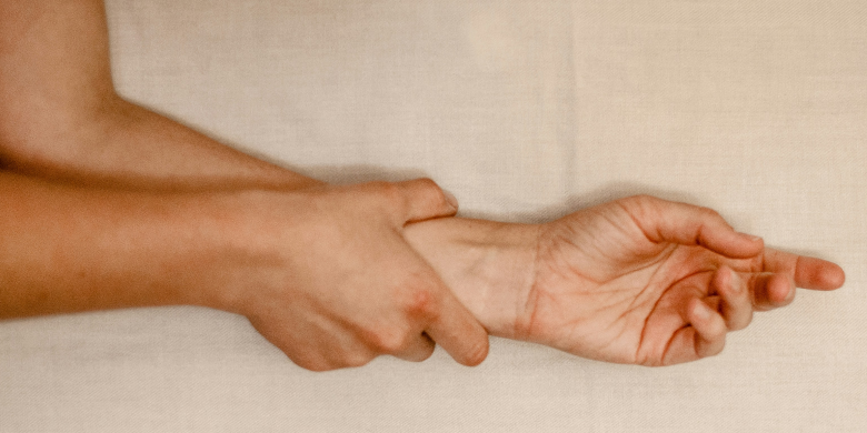 How to Manage Joint Pain and Arthritis Before and During Your Period